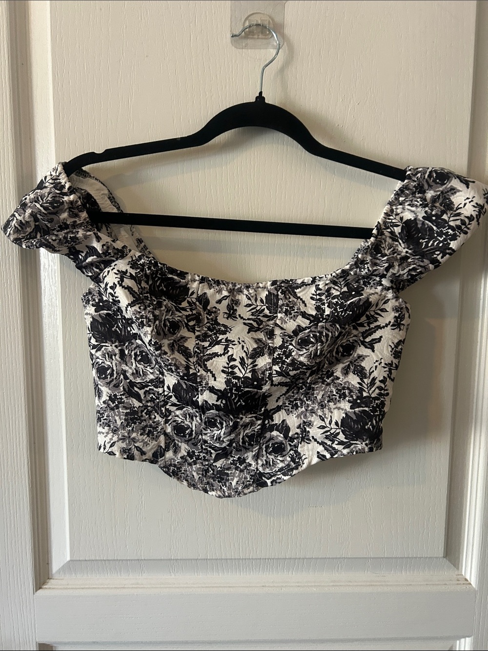 SHEIN Black & White Floral Off-Shoulder Crop Top